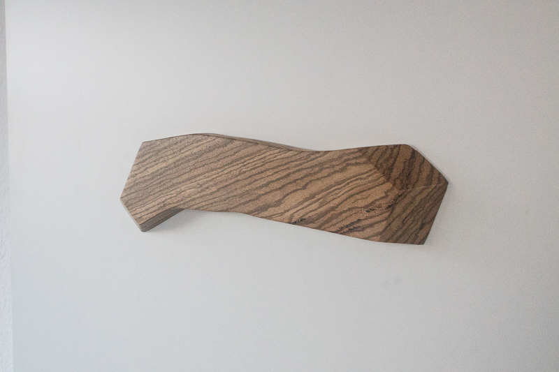 Messerleiste magnetisch | Zebrano | curved /messerleisten/boomerang/messerleiste-vollholz-zebrano-boomerang800-3131