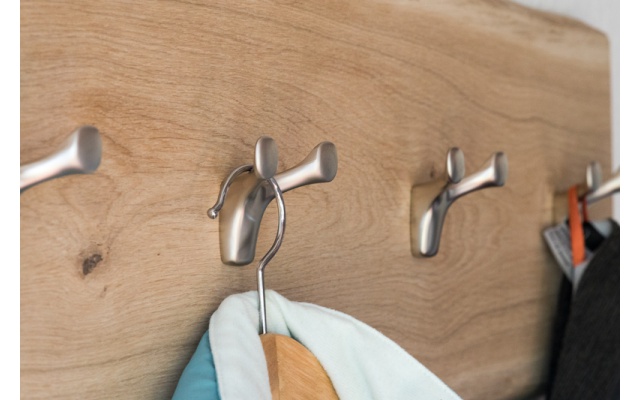 Garderobenpaneel Eiche | Vollholz design-garderobenpaneel-eiche-vollholz-baumkante-hirschkopf-800-2596