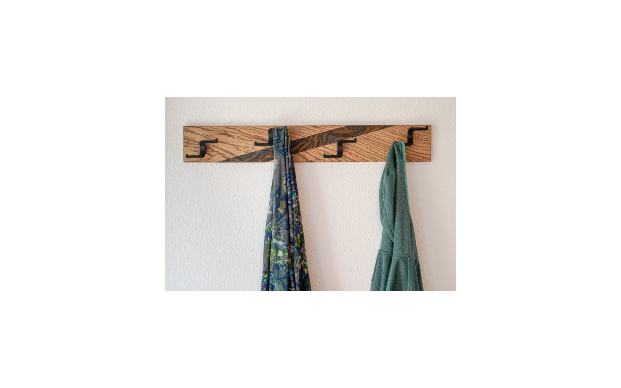garderobenpaneel-edelholz-zebrano-bill-schwarz-600-2657