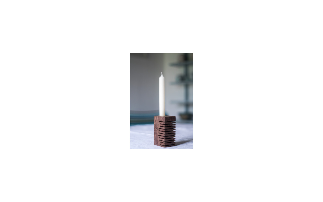 Kerzenständer 'Slot' aus Amaranth | upcycling
